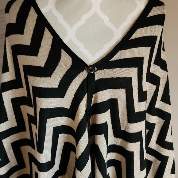 Poncho - Picture 2 of 3